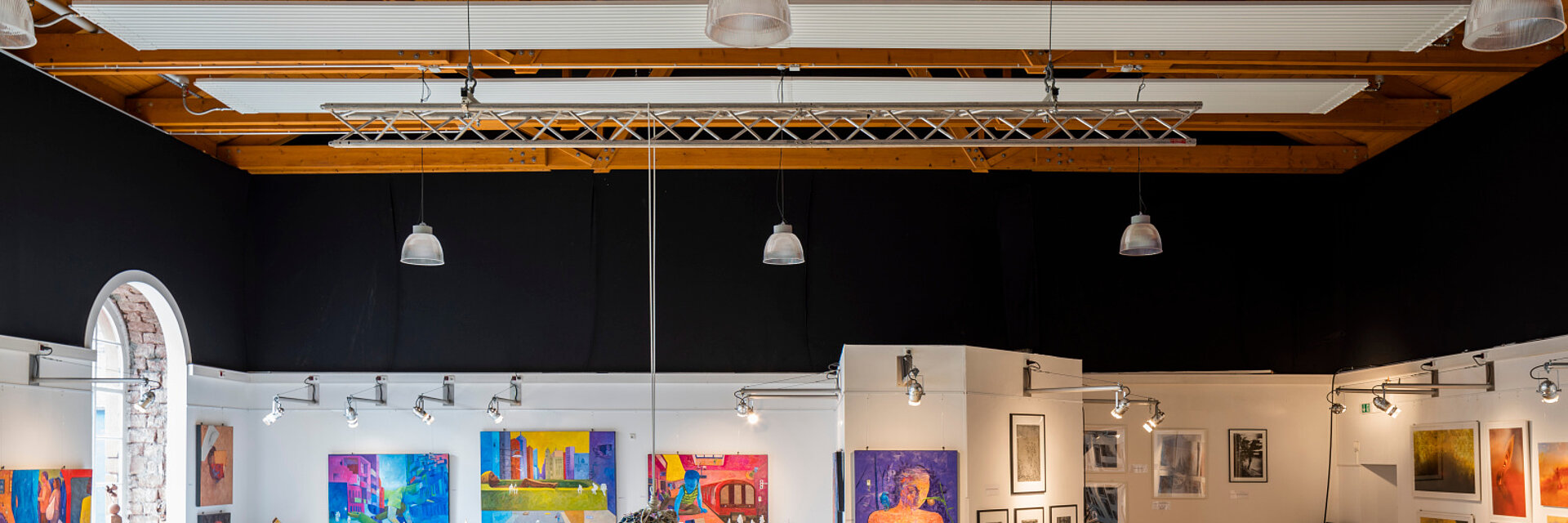 Reference Zehnder ZFP Heating and cooling ceilings 